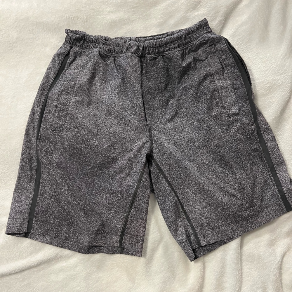 Lululemon Pacebreaker Short (with liner) 7” inseam, Heathered Black (Gray), L